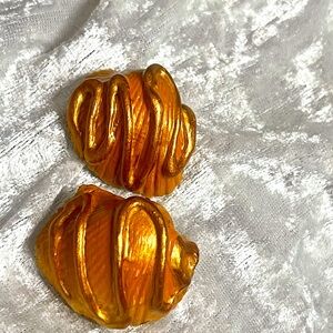 “Carmel Glaze” Handpainted Sheashell earrings